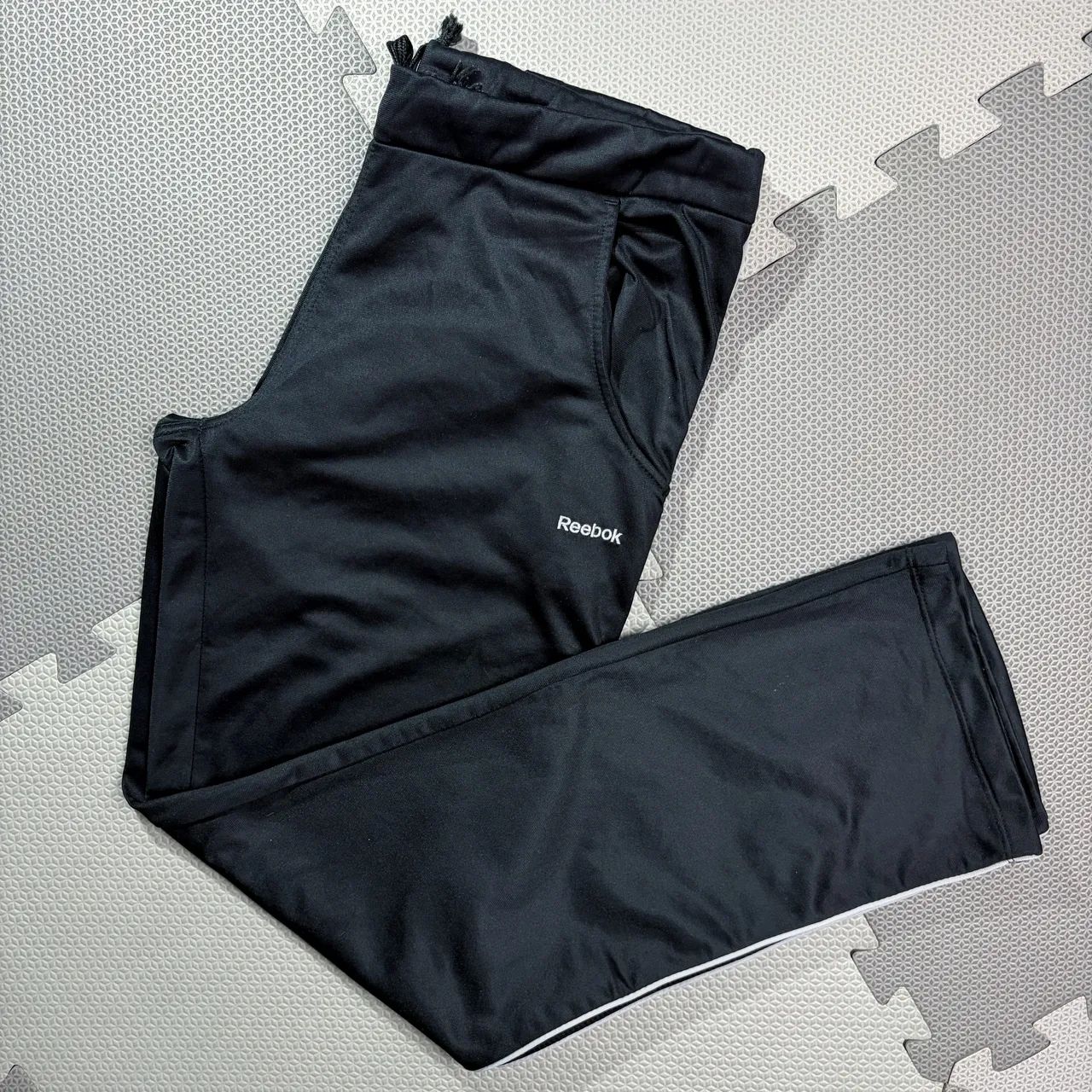 CALÇA REEBØK IDENTIFY TRACK BLACK - Foto 2