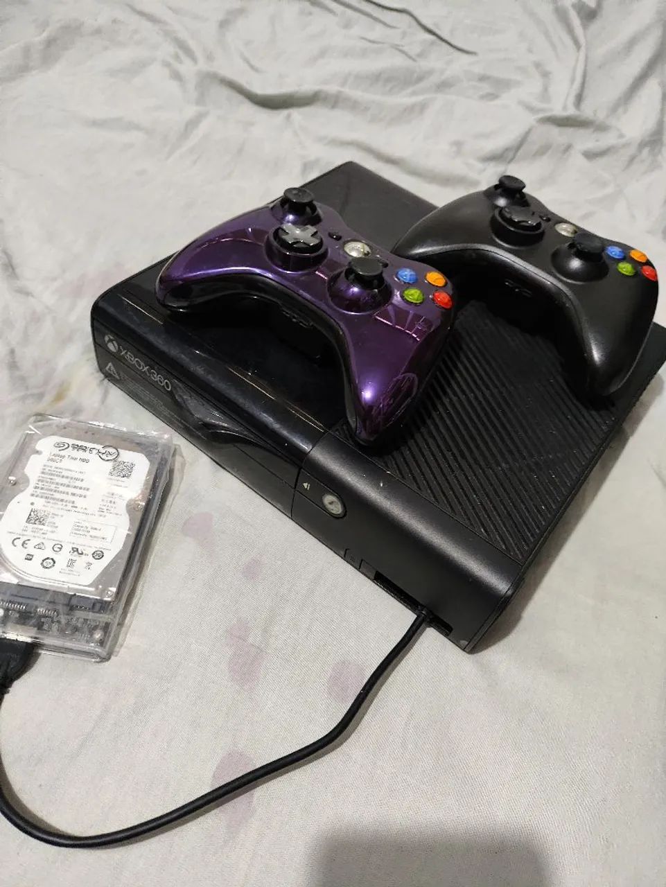 Xbox 360 com Desbloqueio + 2 Controles - Foto 3