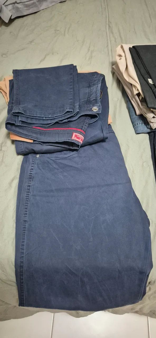 Roupas / Calças Usadas em excelente estado.