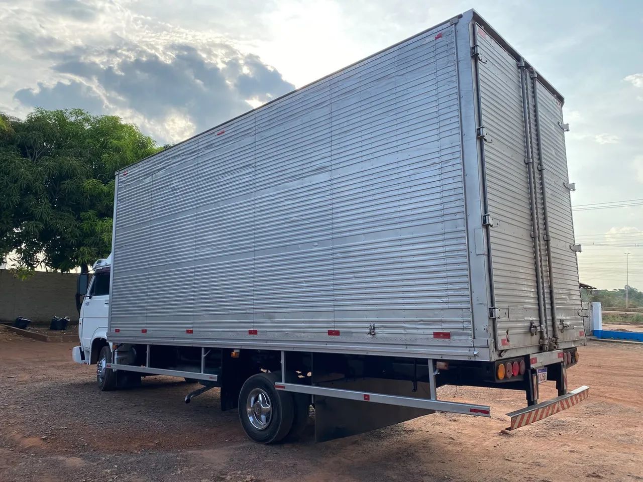 Caminhão baú 850 - Foto 5