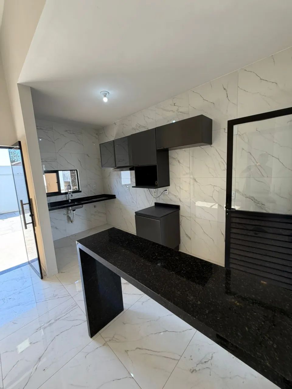 Casa Plana com 03 Quartos e Projetados Bairro Urucunema - Foto 5