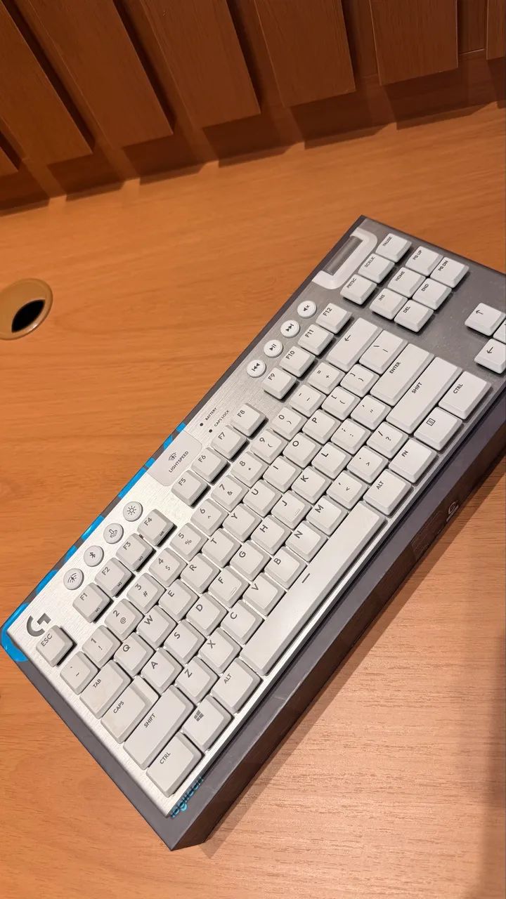 Teclado Logitech G915TKL Branco65082084116355121