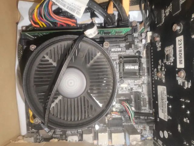 PLACA MAE 1155 H61 + COOLER i50
