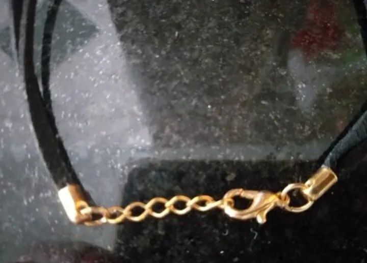 COLAR DUPLO, EM COURO LEGITIMO PRETO, COM QUARTZO RUTILADO. NOVO. - Foto 5