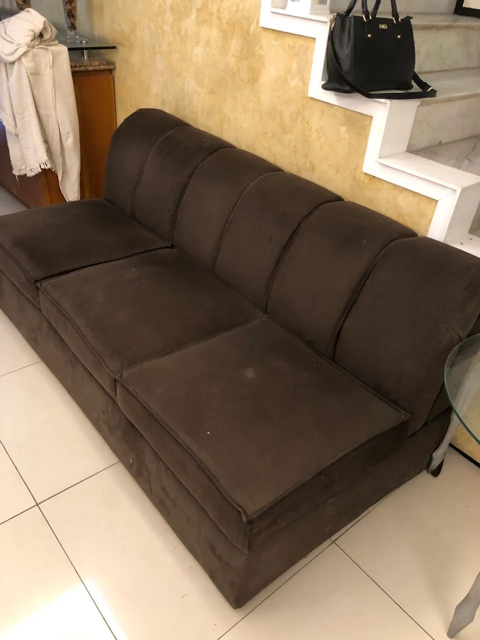 Sofá 3 lugares em Suede/veludo em excelente estado.  - Foto 3
