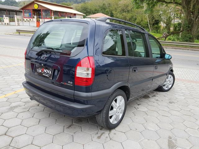 GM Zafira Elite 2005 Automática 2.0 8v Couro Airbag ABS Piloto Automático - Foto 2