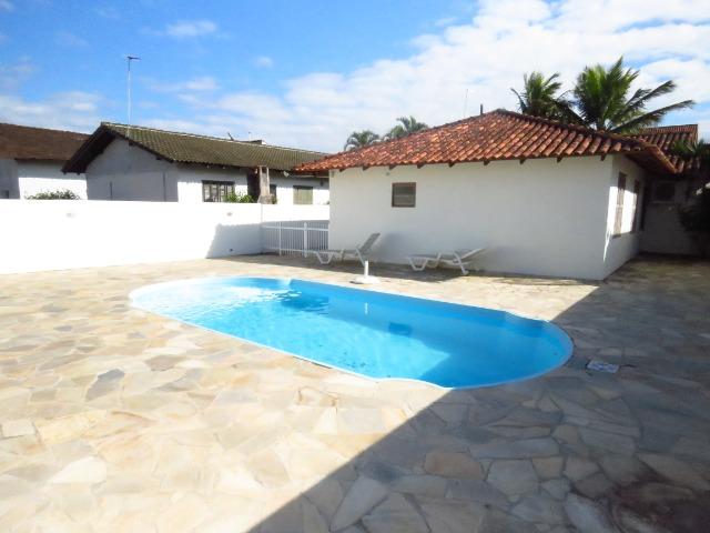 Casa com piscina em Itapoá ,3 quartos(1 suíte), ar, wifi, monit. 24h, 60 metros da praia - Foto 12