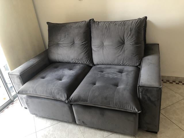 Sofa retrátil e reclinável em suede cinza - Foto 5