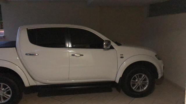 Caminhonete L200 Tritom R$ 87.000,00 - Foto 6