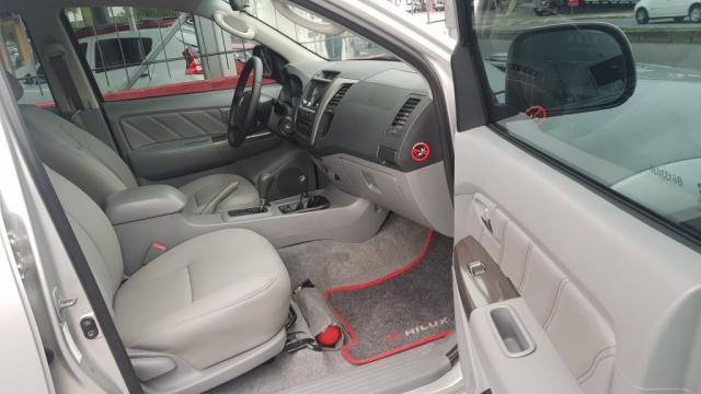 Toyota Hilux CD Srv D4-D 4x4 3.0 Tdi Diesel Automtica 2011 - Foto 6