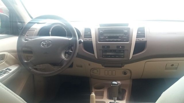 Toyota hiluzz sw4 srv 3.0 diesel 4*4 unico dono - Foto 4