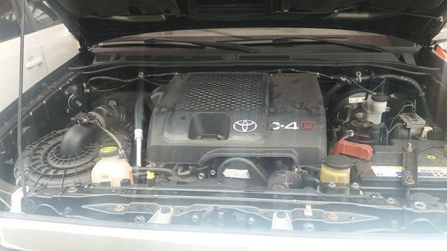 Toyota hiluzz sw4 srv 3.0 diesel 4*4 unico dono - Foto 15