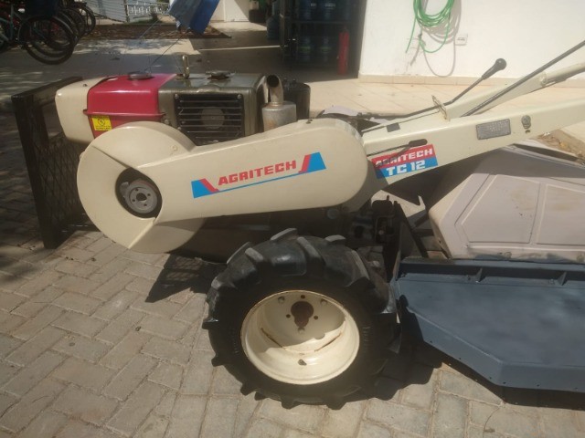 Trator Agritech TC 12