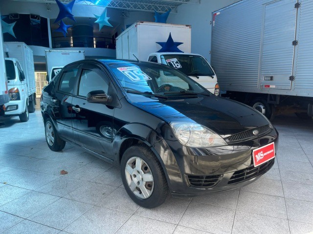 FORD FIESTA 1.6 SEDAN COMPLETO