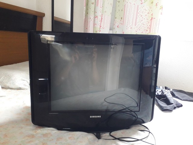 Vendo esa TV semi nova 