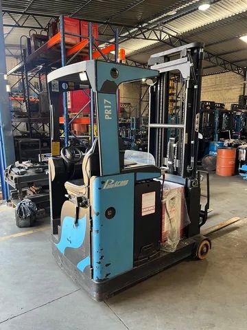 Empilhadeira Retrátil Elétrica  - Foto 4