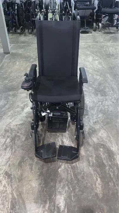 Cadeira de rodas motorizada Ortobras c apoio cabeça 