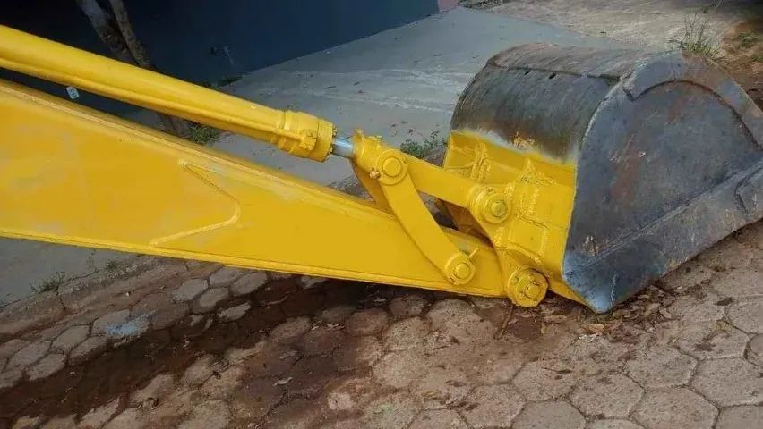 Escavadeira Komatsu PC130 ano 2015 - Foto 4