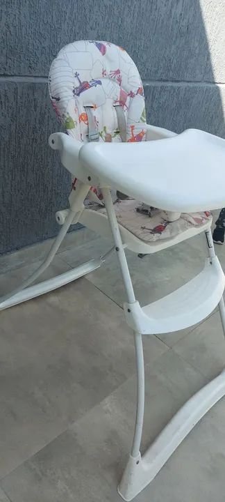 200 reais pra vender!!!Cadeira de Alimentação Burigotto Monstrinhos - Foto 2