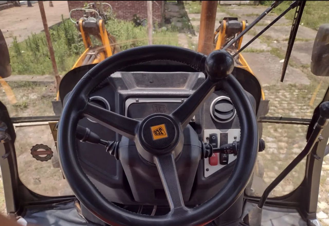 Retroescavadeira JCB - Excelente estado - Foto 2