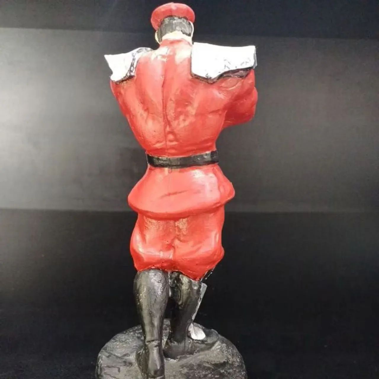 Boneco Resina de ação Mr Bison do  Street Fighter 20cm - Foto 2