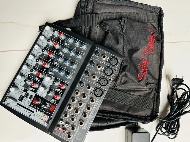 Vendo troco Mesa de som Behringer