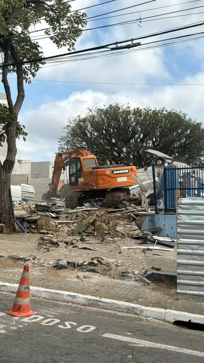 Máquina de Demolição - DOOSAN DX 180 LC - Impecável - Foto 6