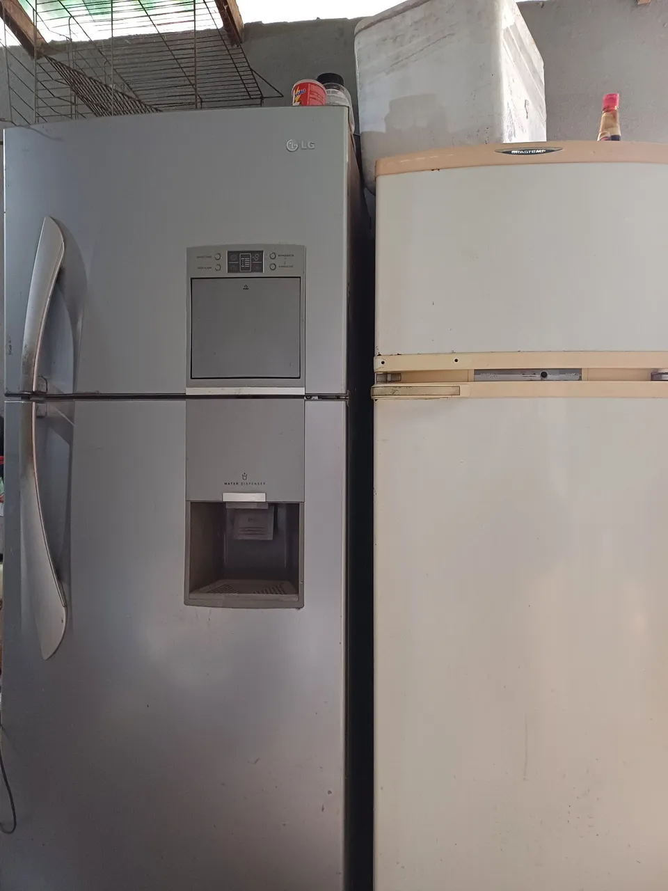 2 Geladeiras: LG e Brastemp 