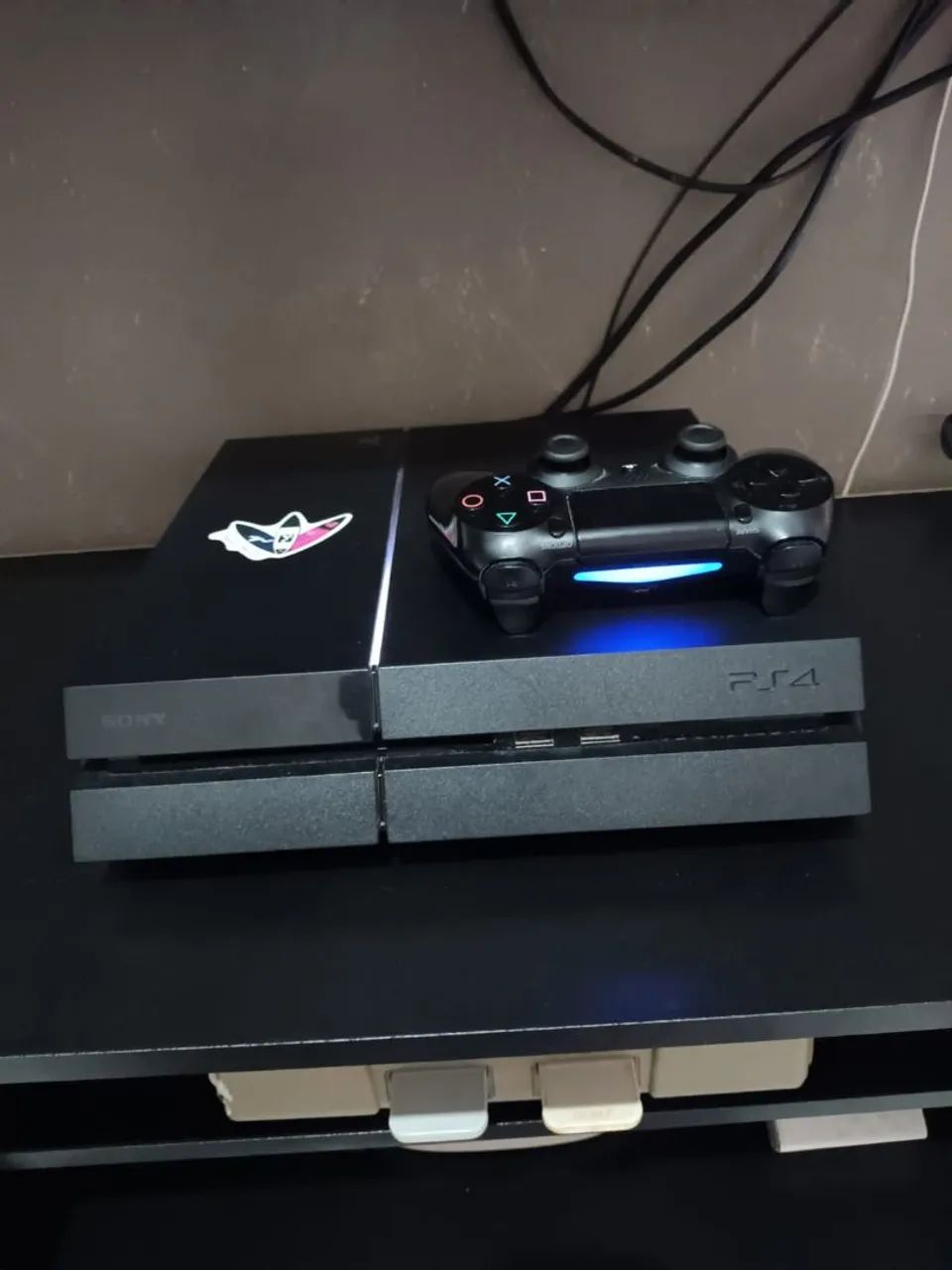 Playstation 4 com controle - semi novo