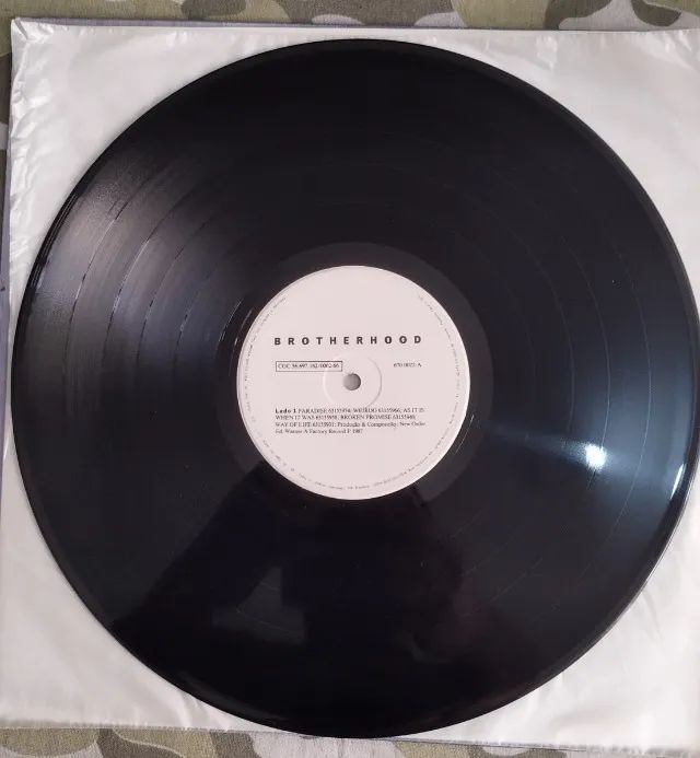 LP Vinil New Order Brotherhood VG+ - Foto 6