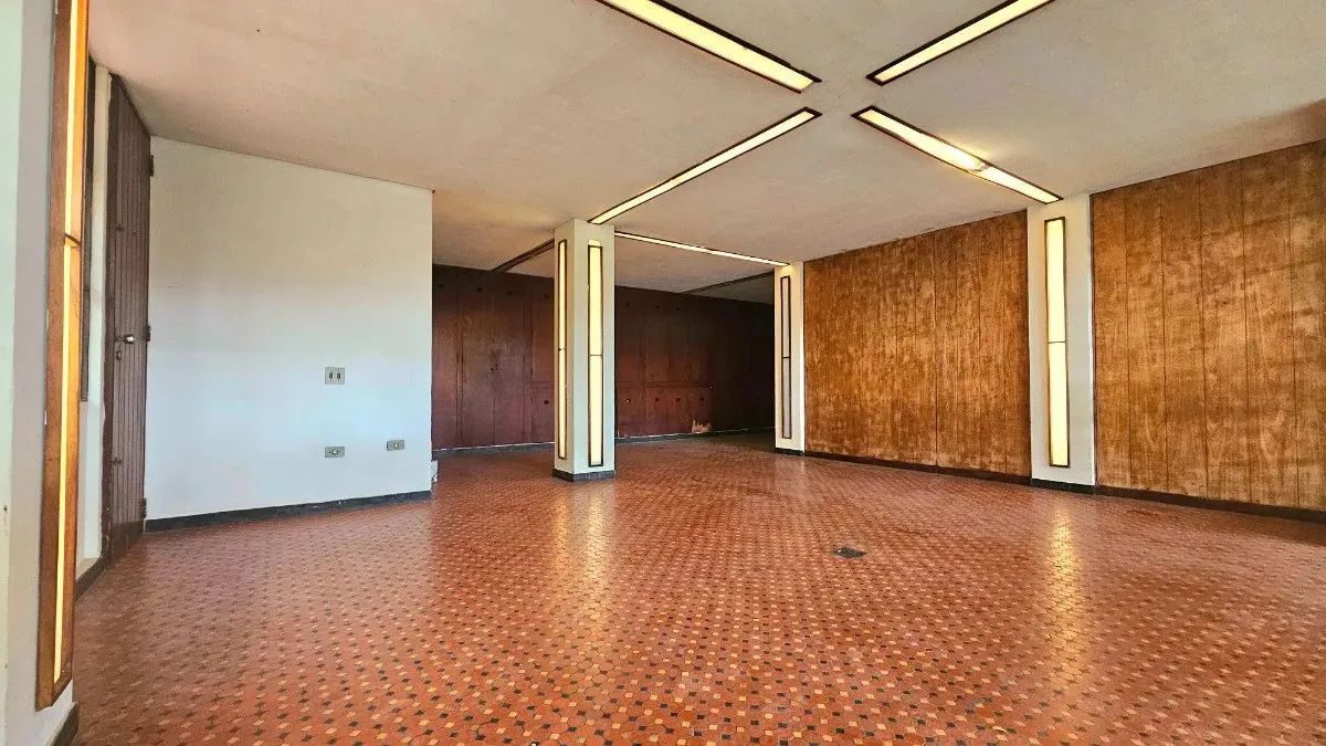 Casa tipo para venda com 4 quartos, sendo 1 suíte, 310m²