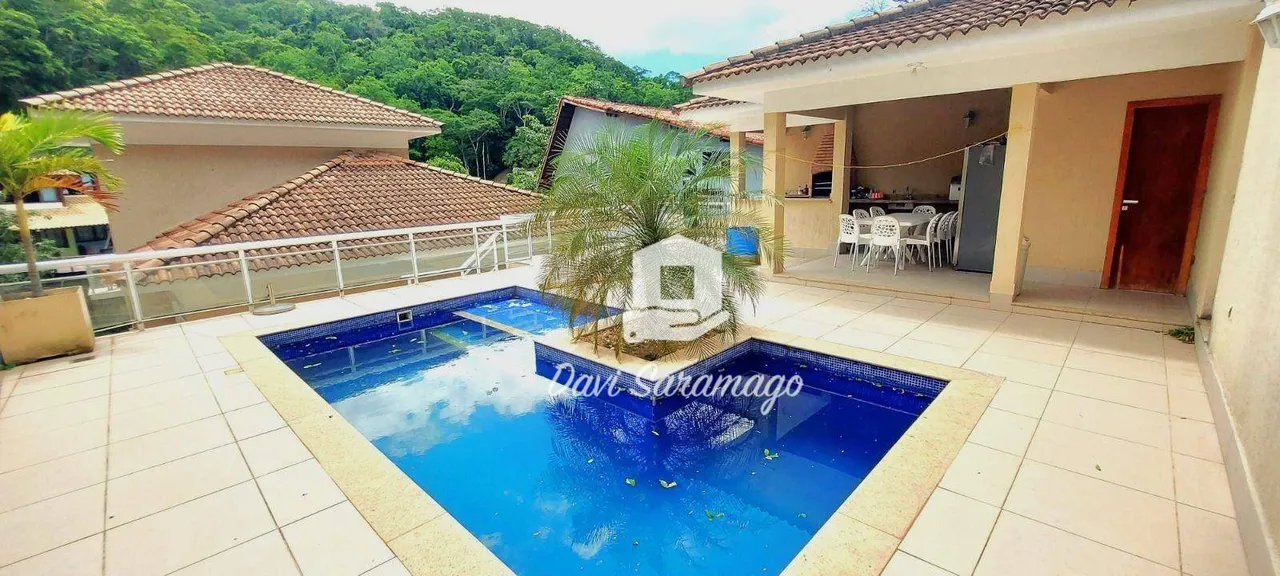 Casa Alto Padrão em Condominio Piratininga