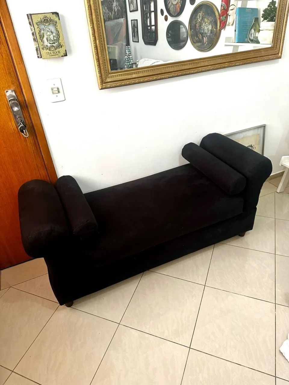 Recamier em tecido suede preto estrutura em madeira  - Foto 3
