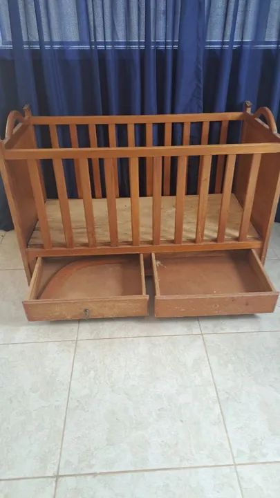 Berço de madeira cerejeira