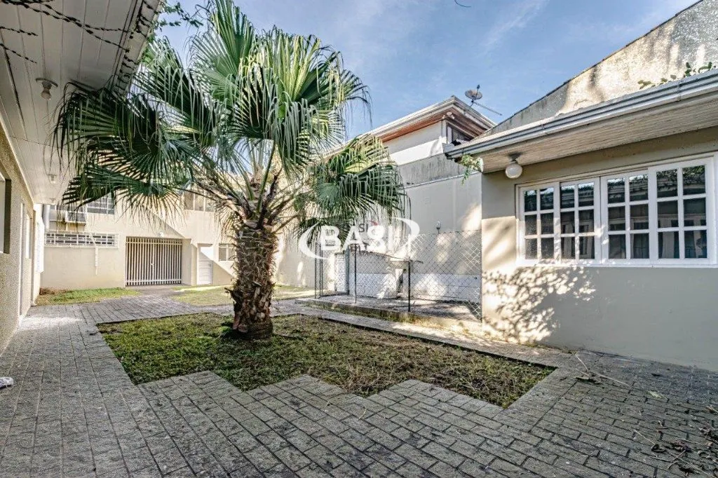 CASA COM QUINTAL Á VENDA NO JARDIM SOCIAL (4 DORMITÓRIOS)