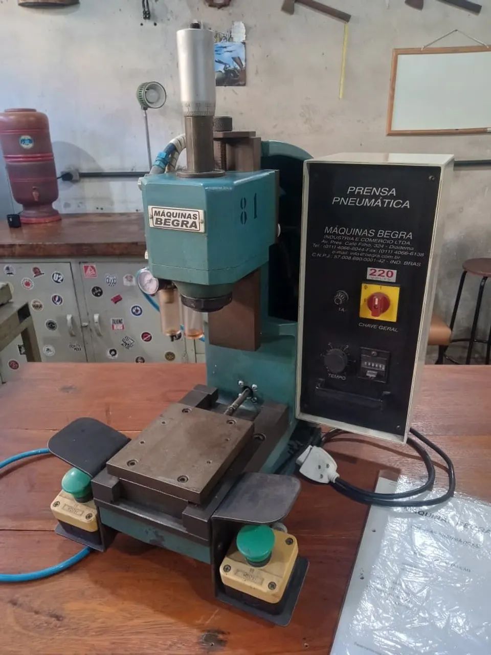 Prensa pneumática BEGRA com BIMANUAL 
