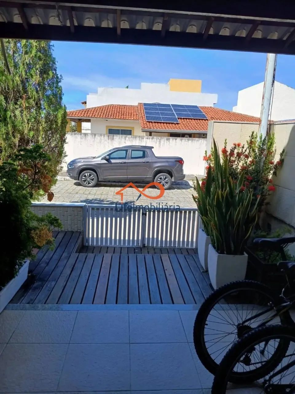 Casa à venda em Condomínio Fechado com 4/4, 2 Suítes - 172m² - Leste/Sul - Foto 2