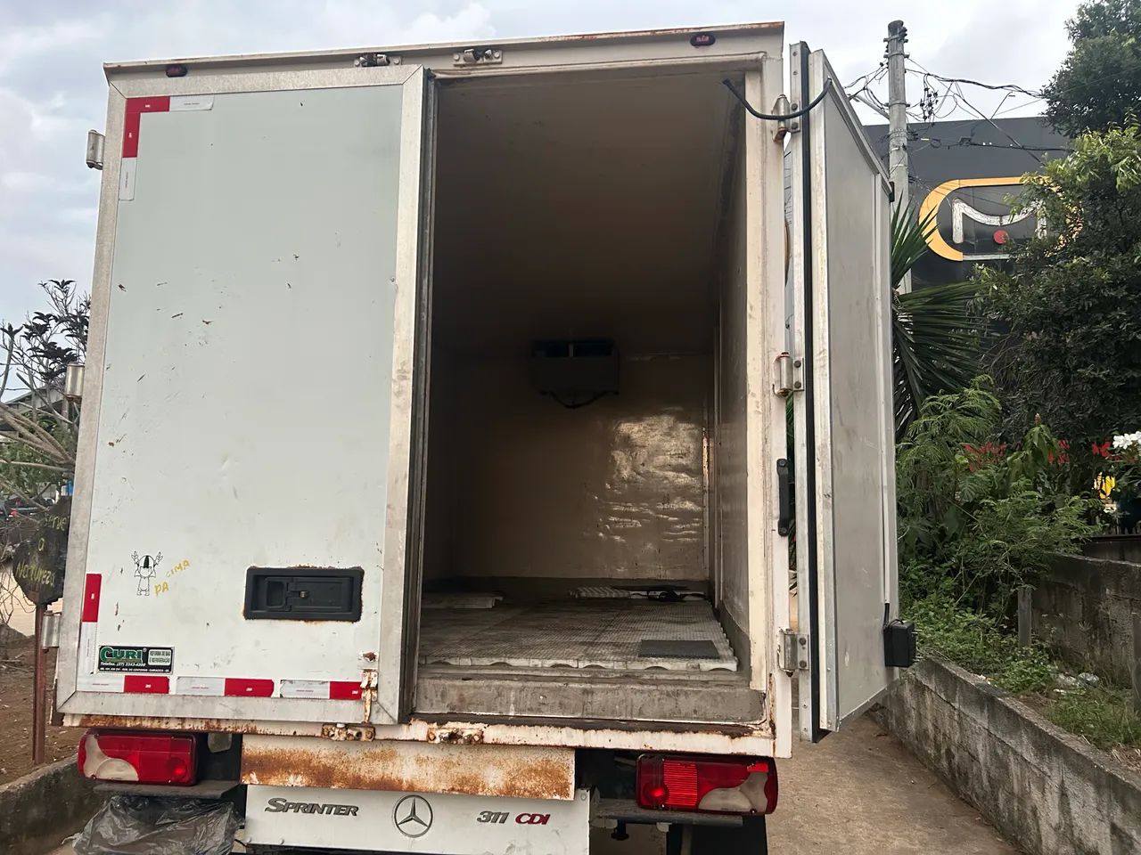 Sprinter 415 ano 25/16 com baú isotérmico 