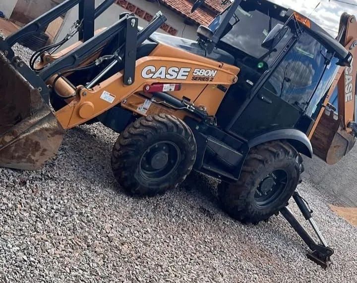 Retroescavadeira case 580n ano 2025 - Foto 2
