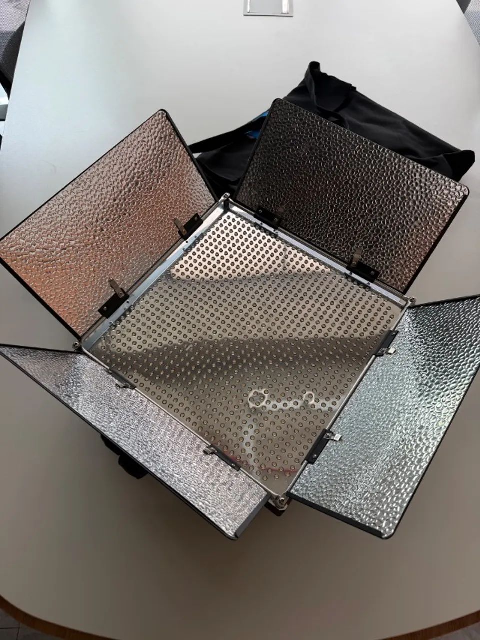 Painel de LED Ikan Bi-Color 1×1 - Profissional - Foto 4