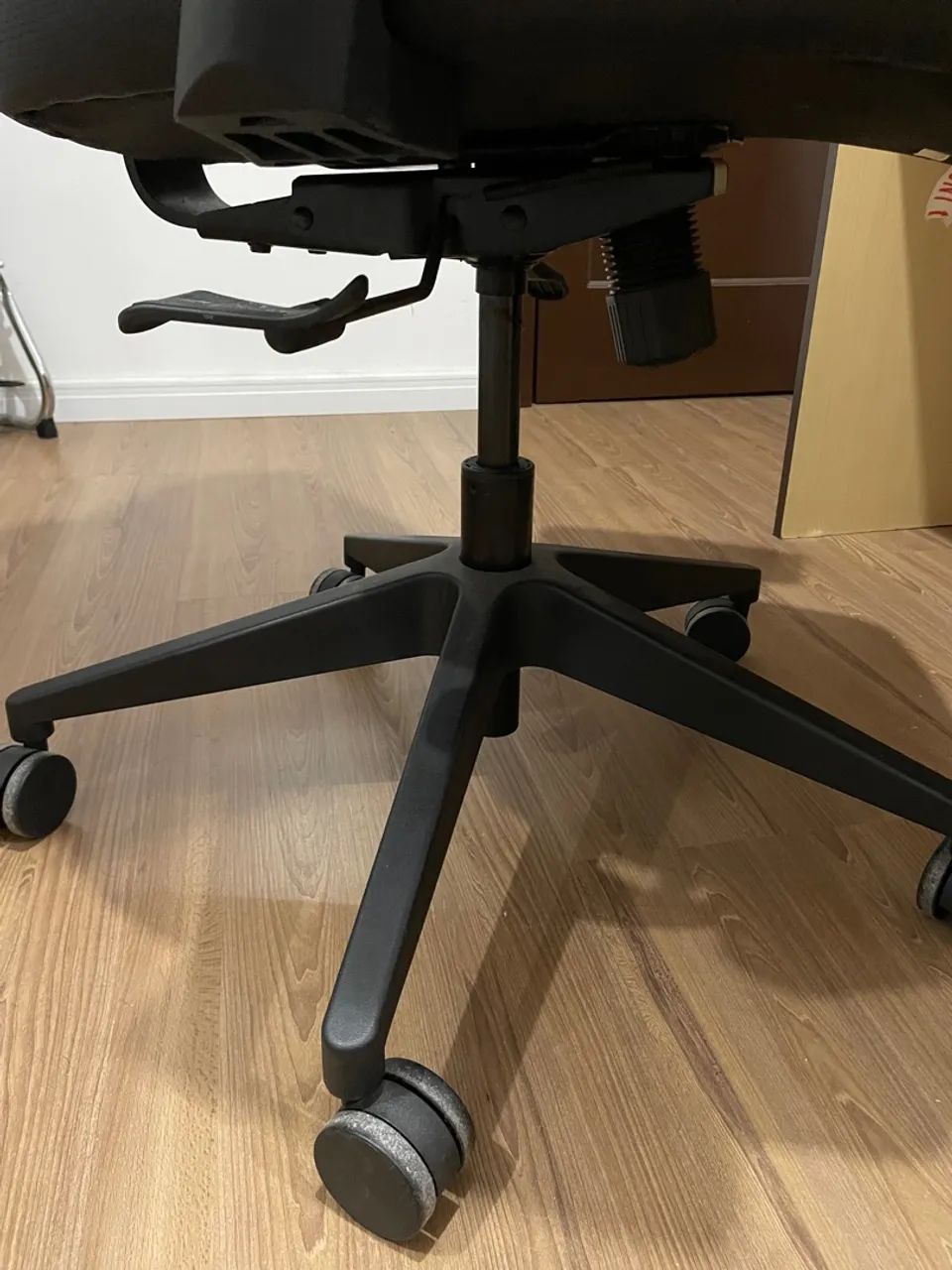 Cadeira ThunderX3 Yama1 - Preta e Vermelha - Foto 5