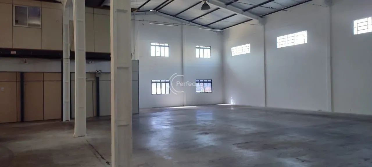 Pavilhão! São 800m² privativos &#10004;Escritório &#10004;2 banheiros &#10004; Elevador