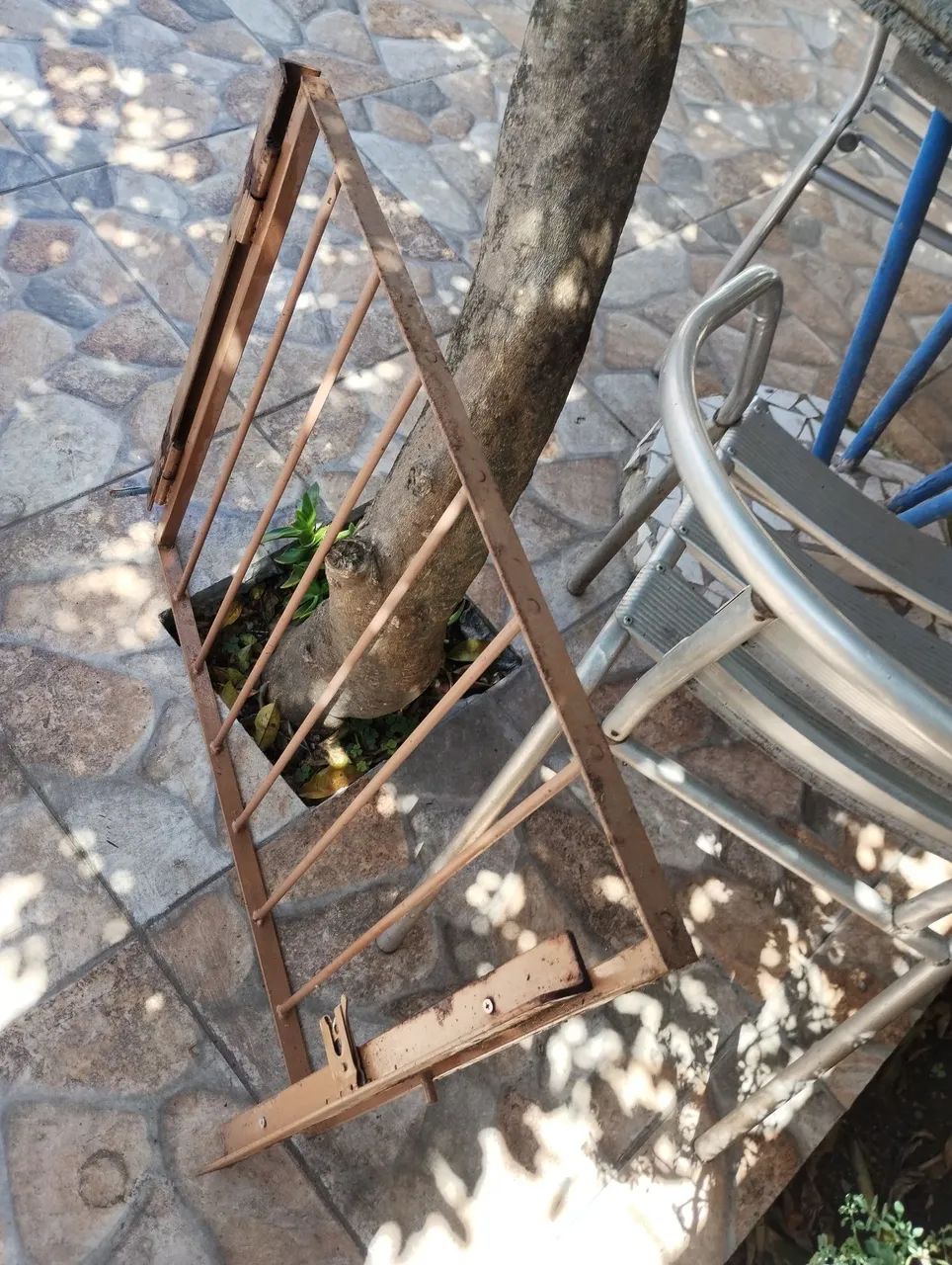 Small Iron Gate65071620943106120