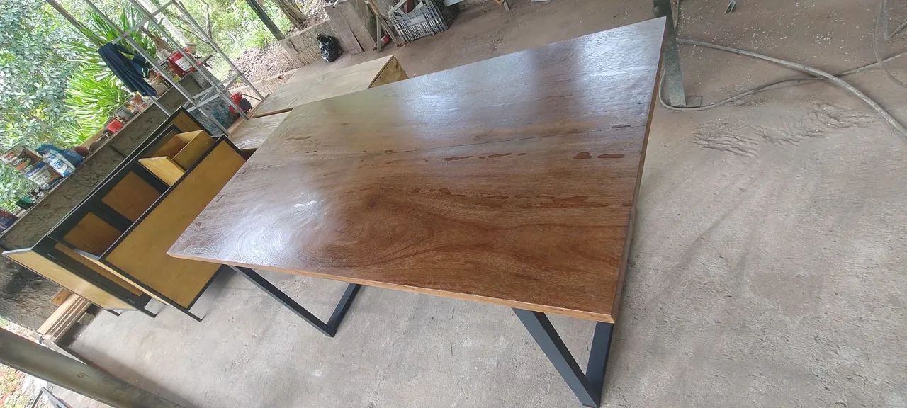Mesa de Jantar em Madeira Maciça