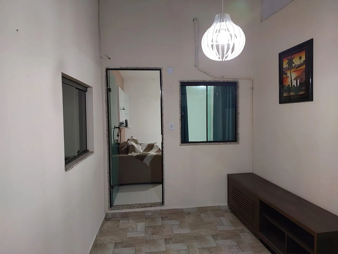Casa, quarto, cozinha americana, banheiro e área de serviço