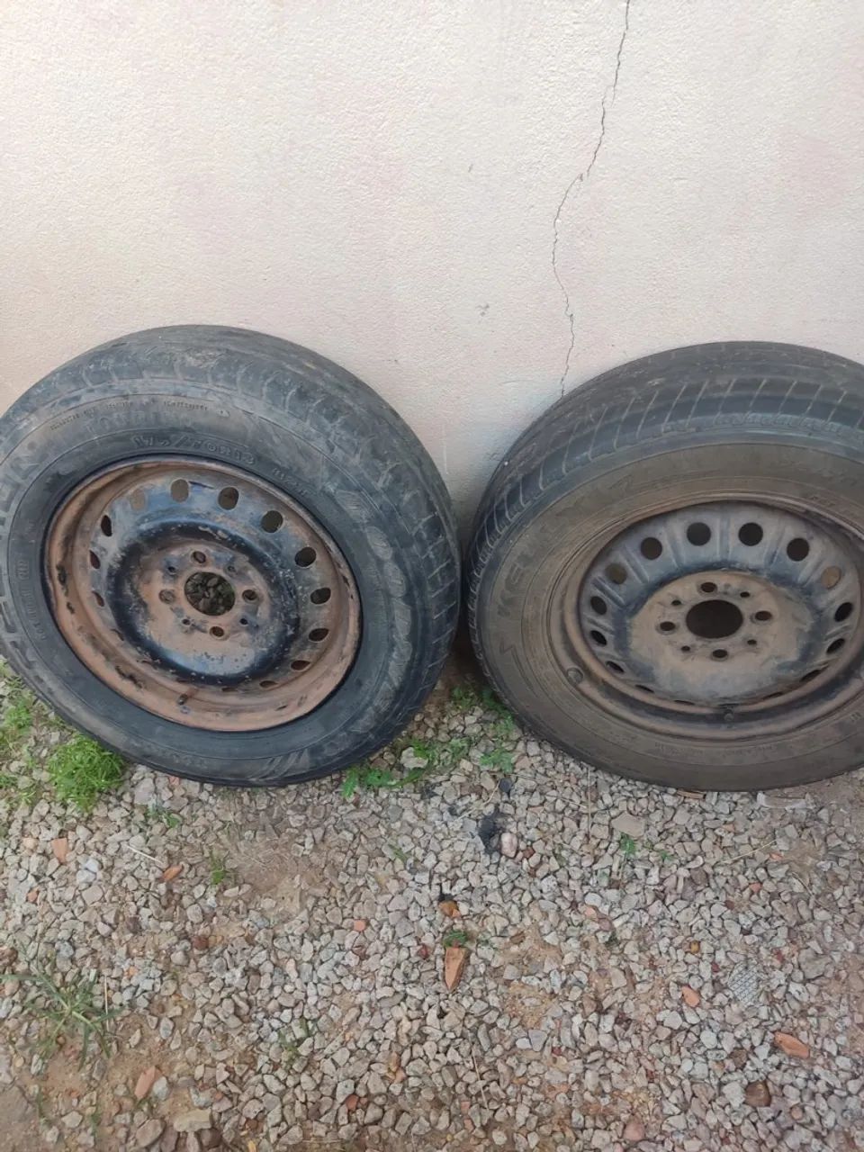 2 Pneus R13 - Usado  - Foto 3