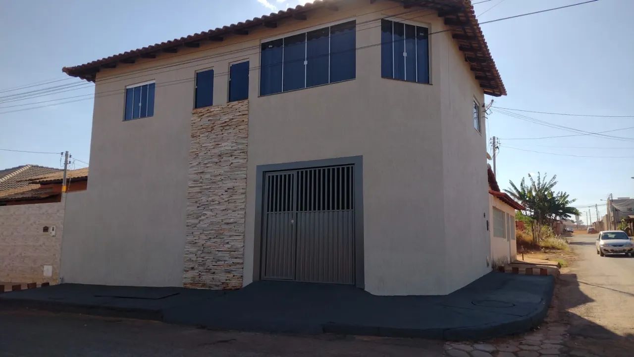 Casa com 3 quatros 2 banheiros 