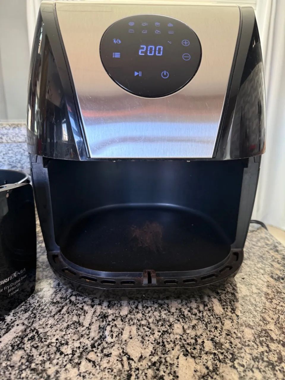 Fritadeira Elétrica Air Fryer Britânia digital, 5 litros - Foto 3