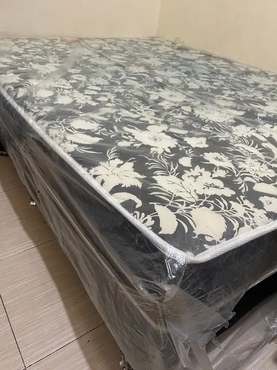 Cama Box Padrão com colchão em ótimo estado - Foto 2