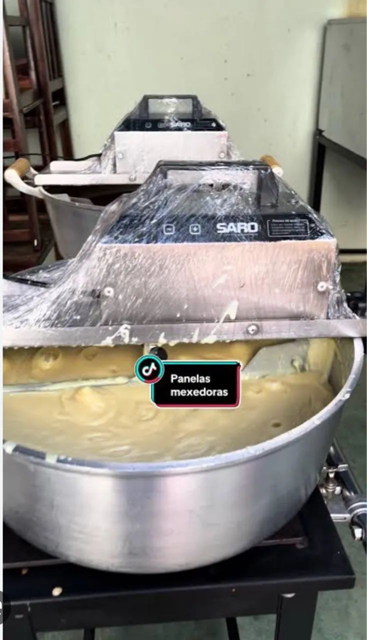 Doceira ou Confeiteira